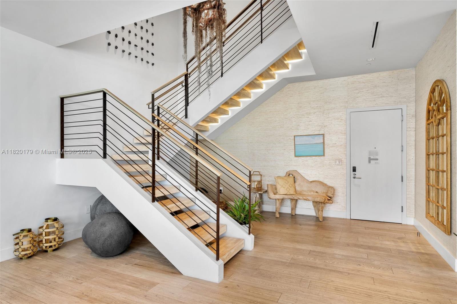102 24th St PH-1610, Miami Beach, FL, 33139/$125,000 2 102 24th St PH-1610