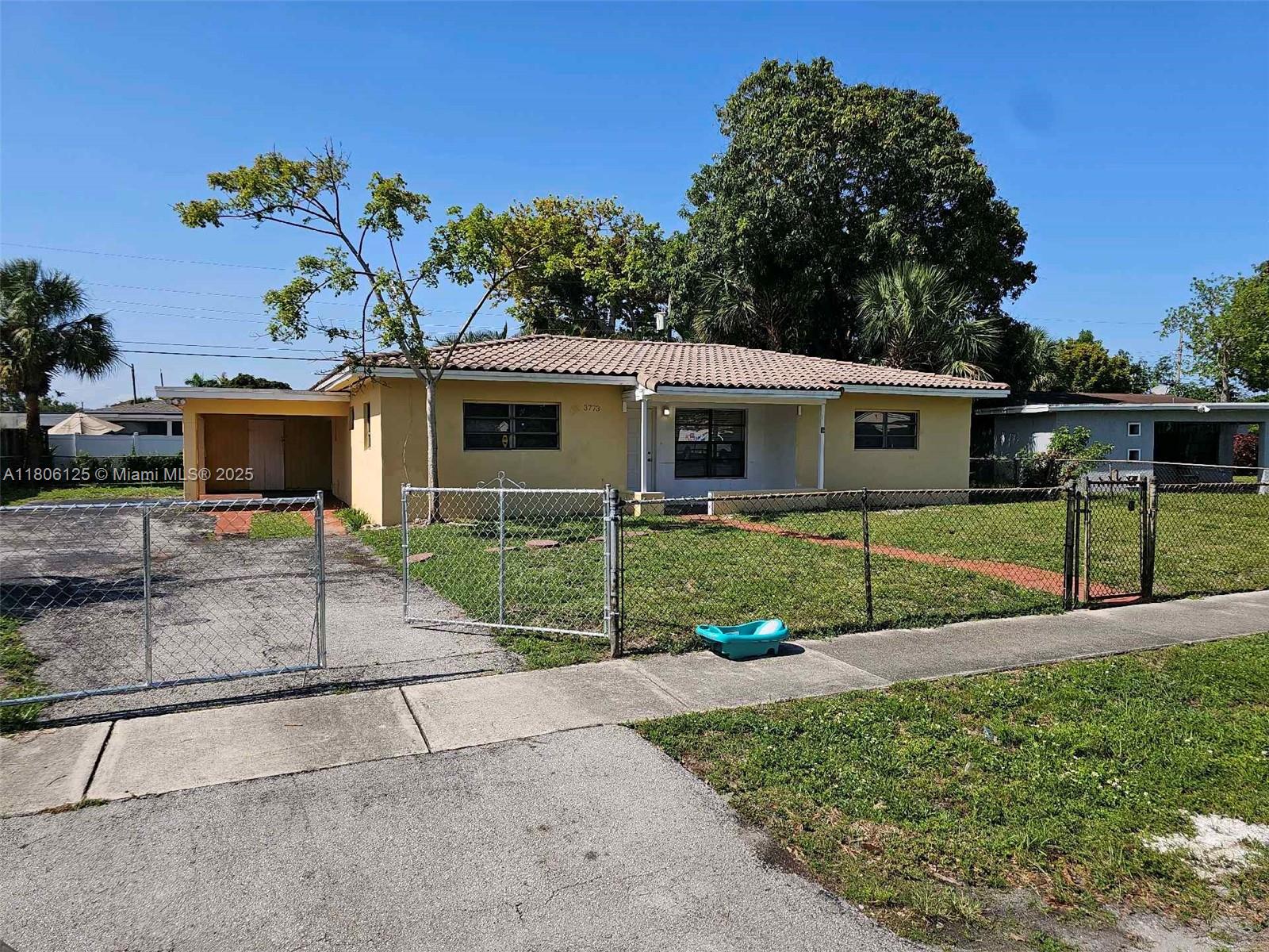 3773 Nw 1st Ct, Lauderhill, Miami-Dade County, Florida - 3 Bedrooms  
2 Bathrooms - 