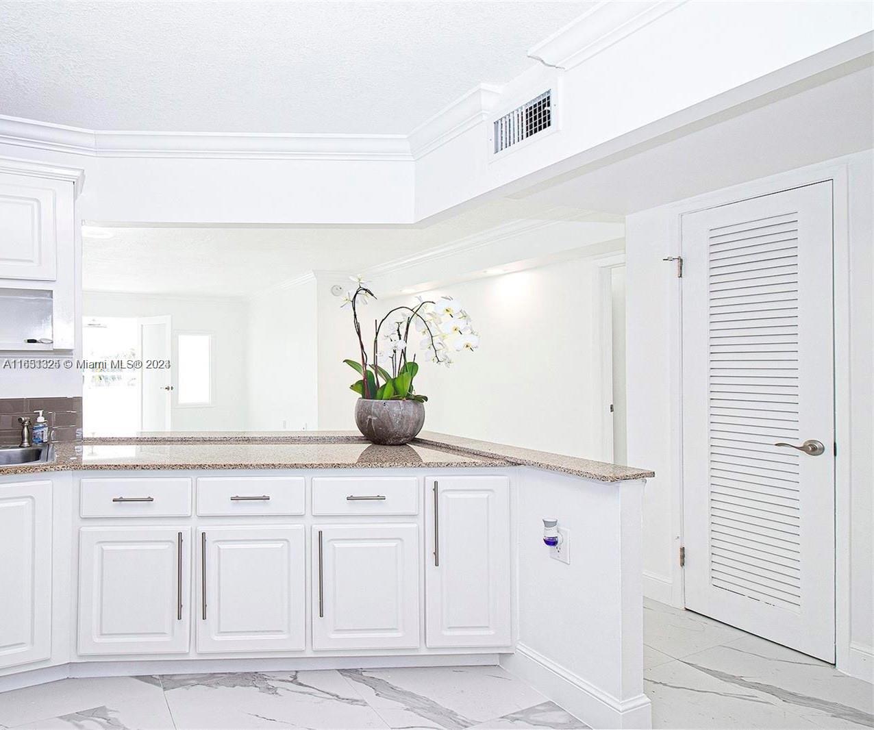 1680 NE 191st St 305-2