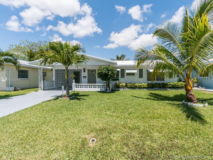 Come see this beautiful 2 bedroom 2 bath home. This home features stainless steel appliances and a newer A/C unit. It also offers a spacious floor plan with a Florida Room as well as an enclosed patio. The home is just steps to the clubhouse and pool.  This home is located in Greenhaven 12, one of the most desirable sections of the Mainlands. This is a 55+ community. Make your appointment to see today.