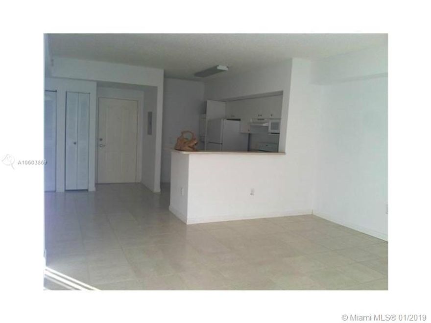 Beautiful 1/1 with tile throughout the entire unit. Large balcony with beautiful views of the lagoon and the city skyline. Safe community with great amenities such as gym, spa, heated pool, jacuzzi, mini golf, mini market, and much more.