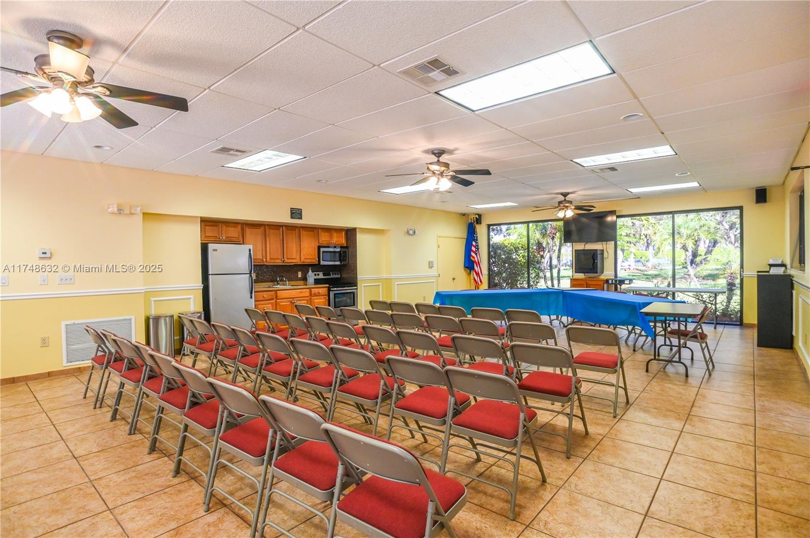 SHERIDAN BY THE BEACH CON - Residential