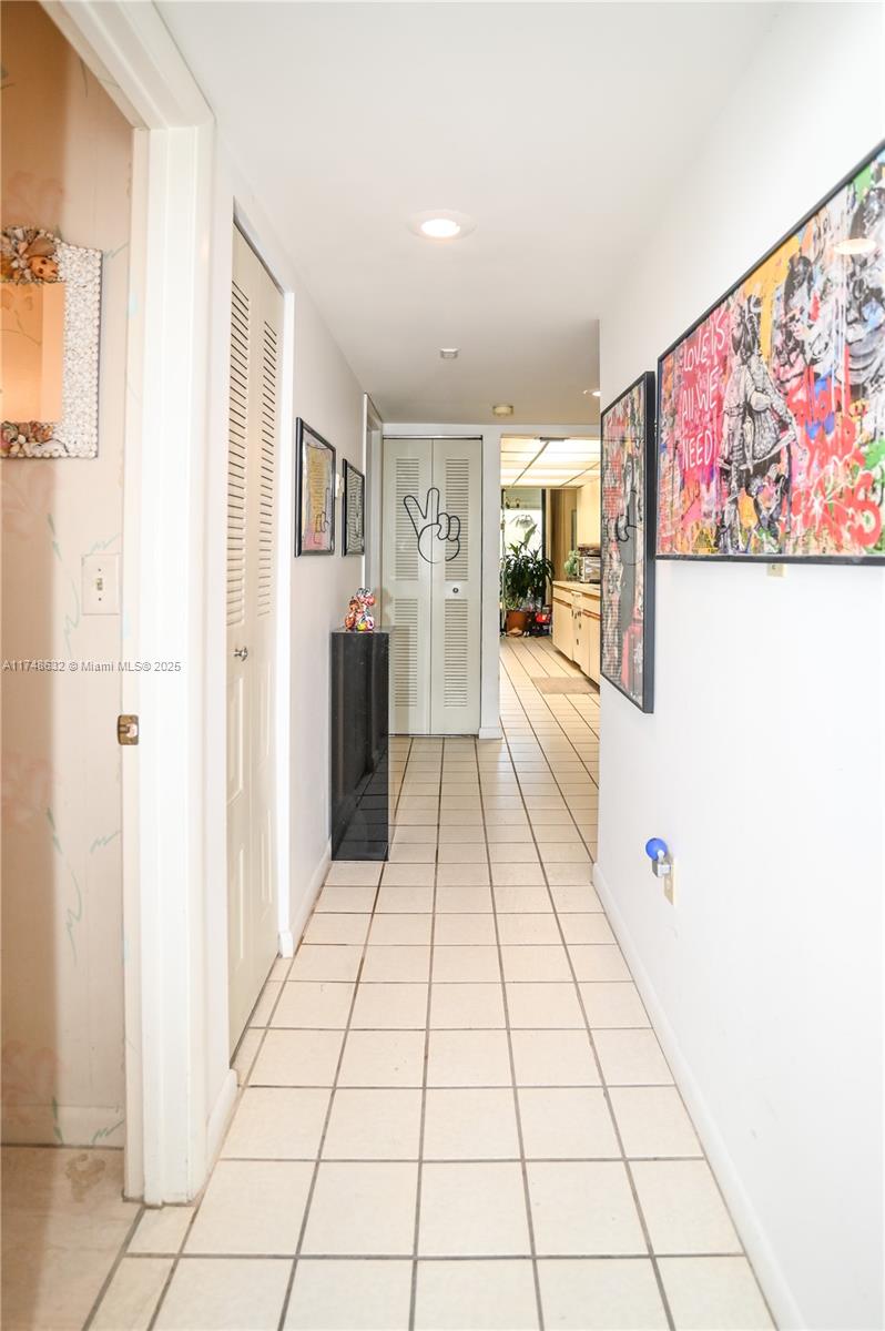 SHERIDAN BY THE BEACH CON - Residential