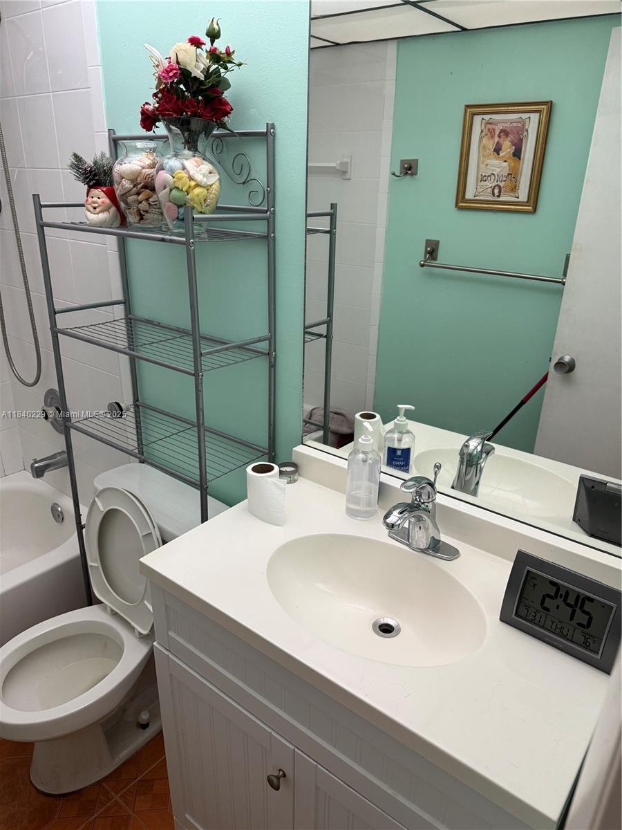 CYPRESS CHASE CONDO NO 6 - Residential