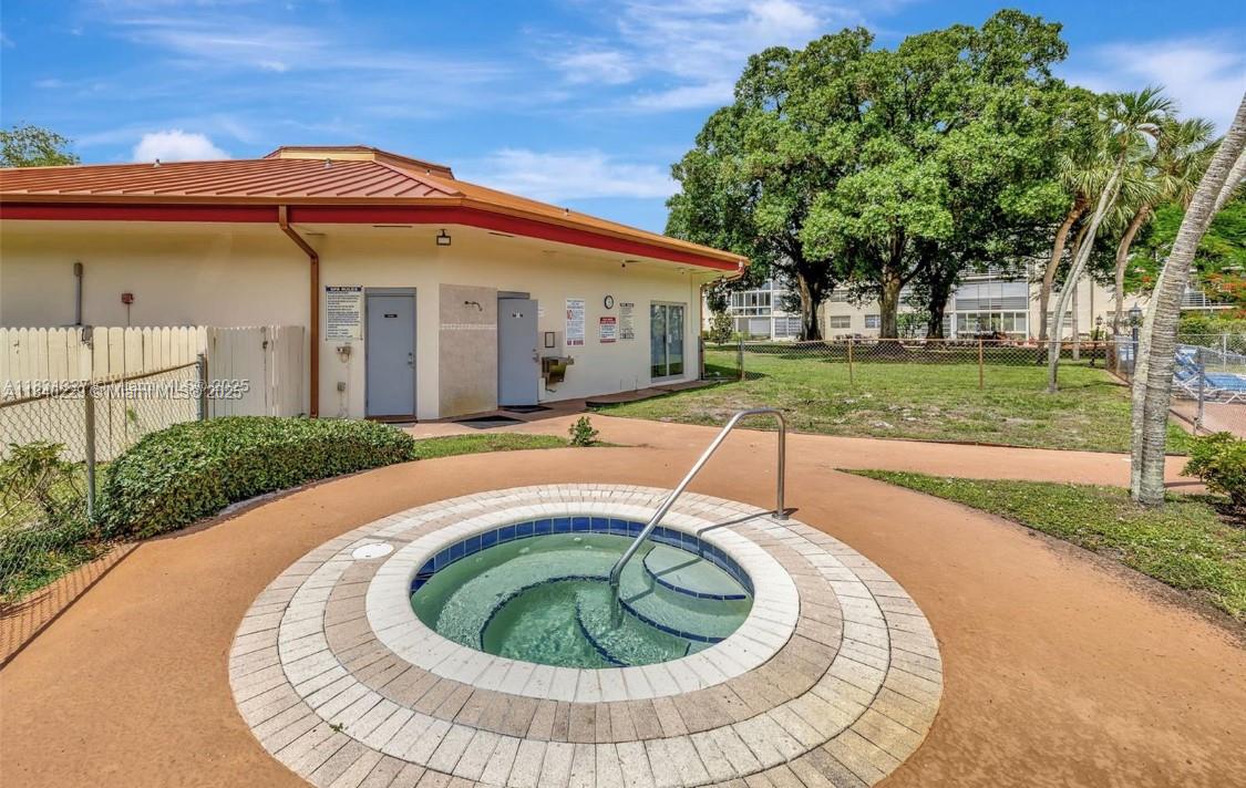 CYPRESS CHASE CONDO NO 6 - Residential