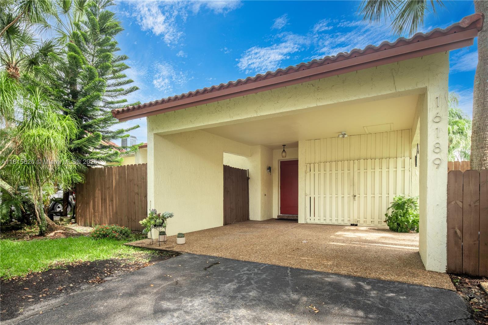 VILLAS OF BONAVENTURE AT - Residential