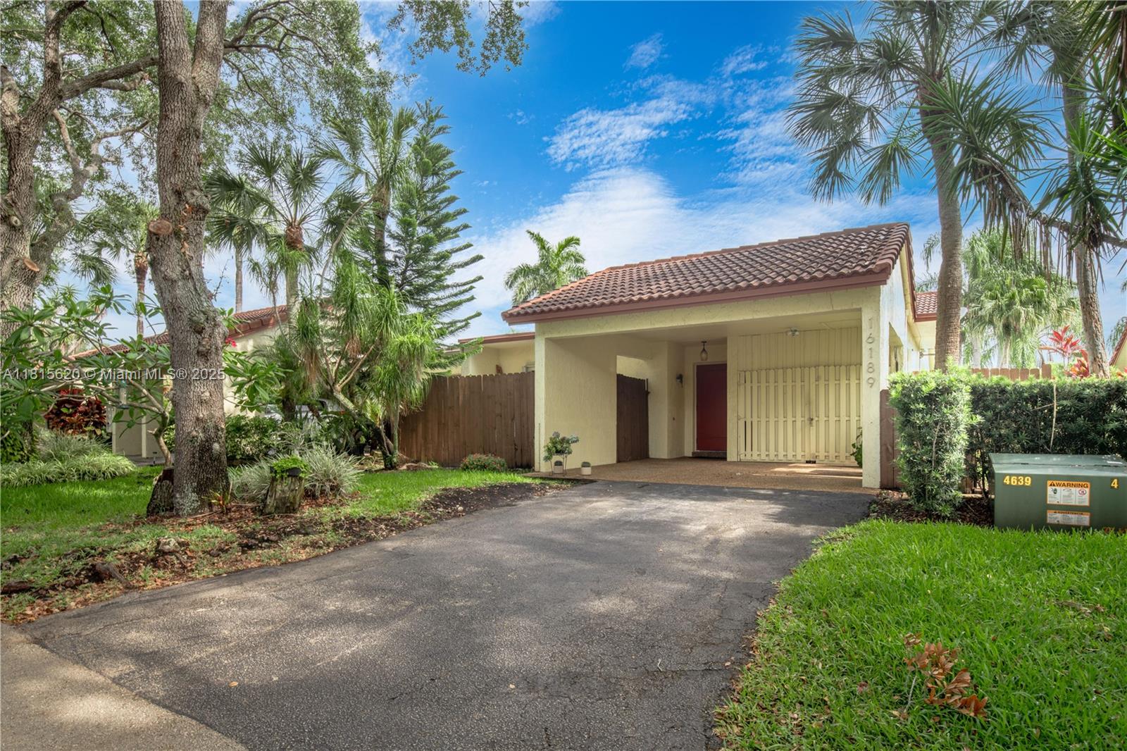 VILLAS OF BONAVENTURE AT - Residential