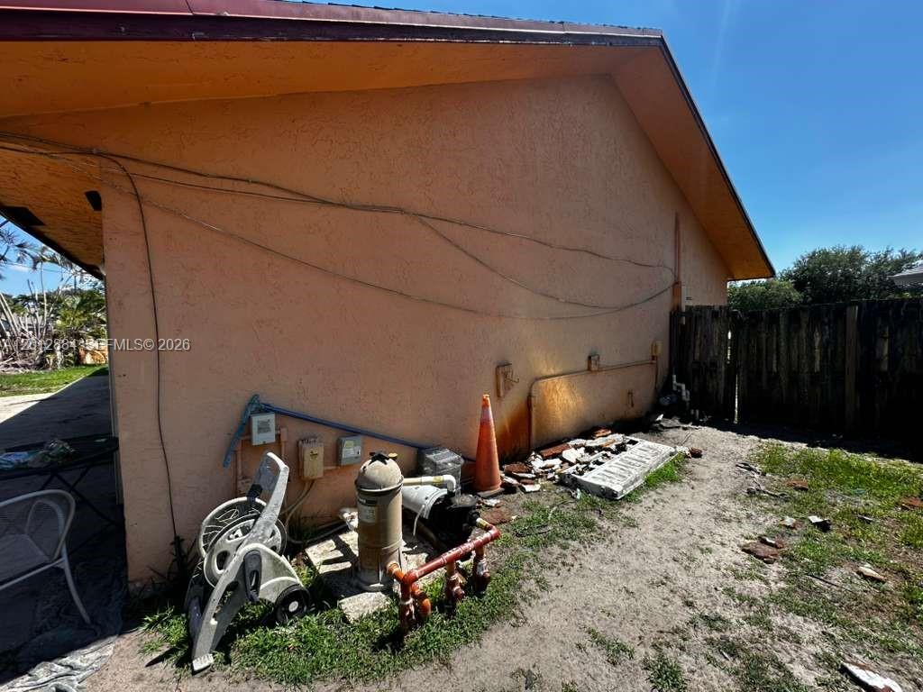 COUNTRY ADDRESS - Residential