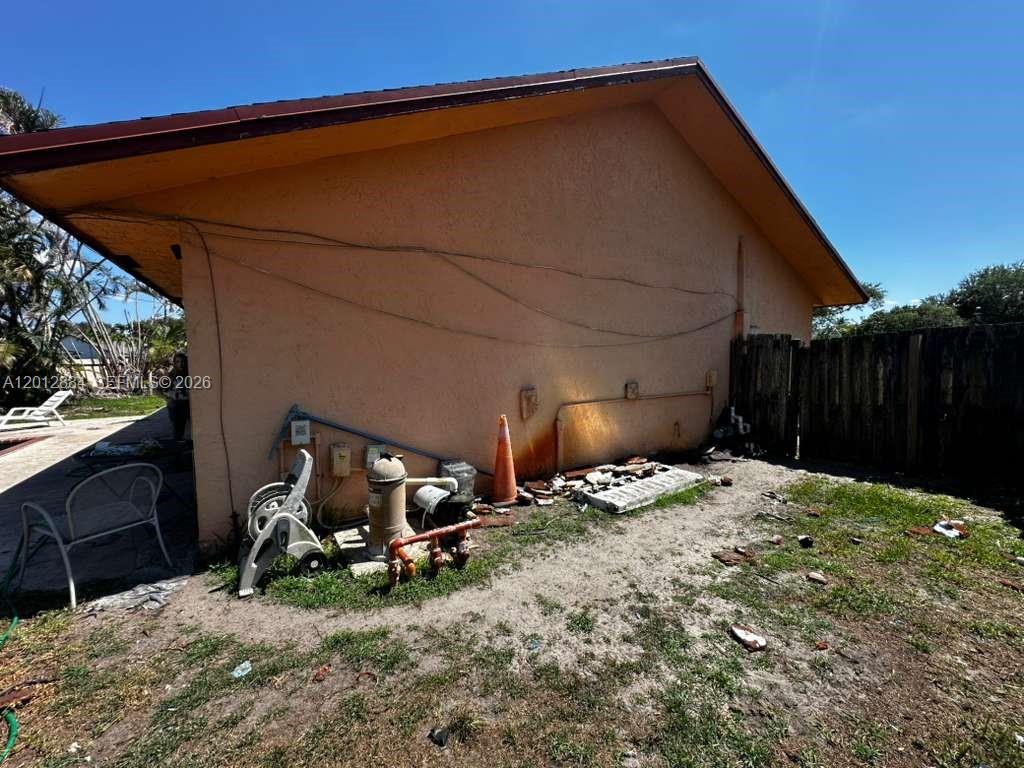 COUNTRY ADDRESS - Residential