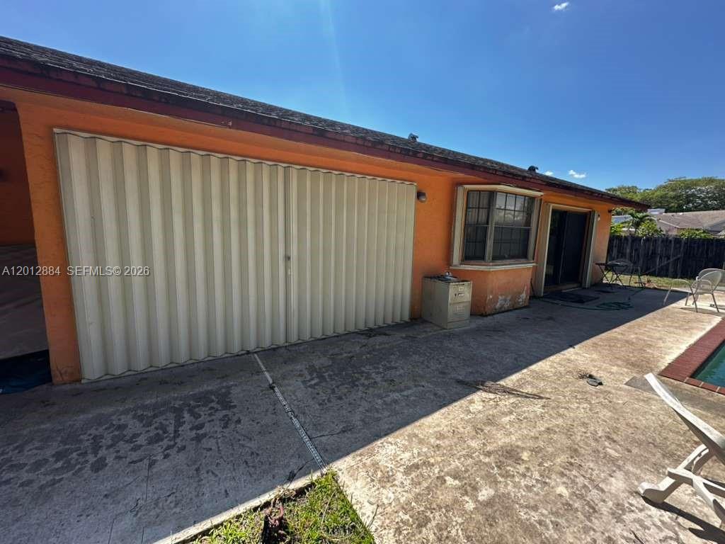 COUNTRY ADDRESS - Residential