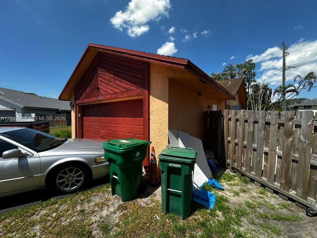 COUNTRY ADDRESS - Residential