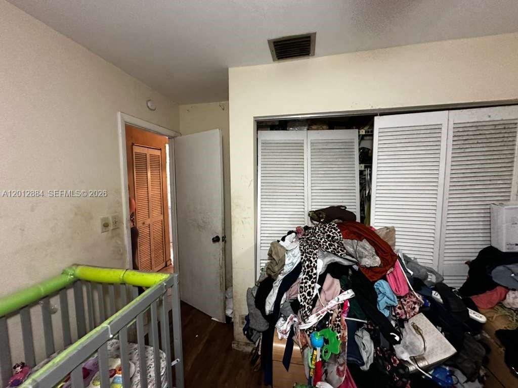 COUNTRY ADDRESS - Residential