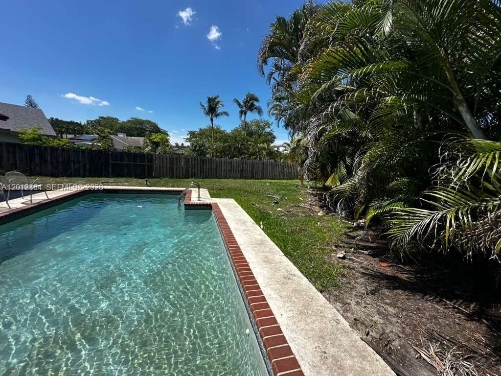 COUNTRY ADDRESS - Residential