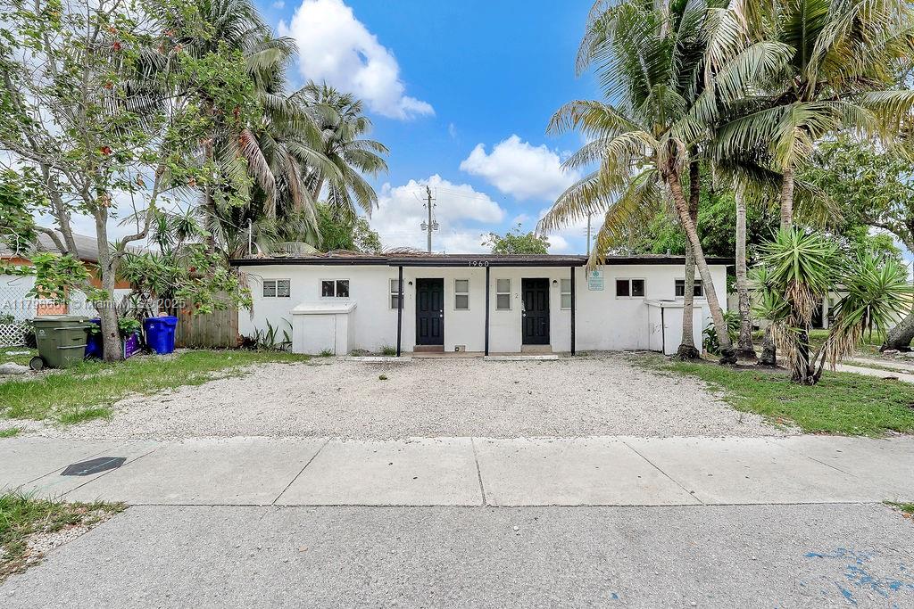 1960 SW 41st Ave 2