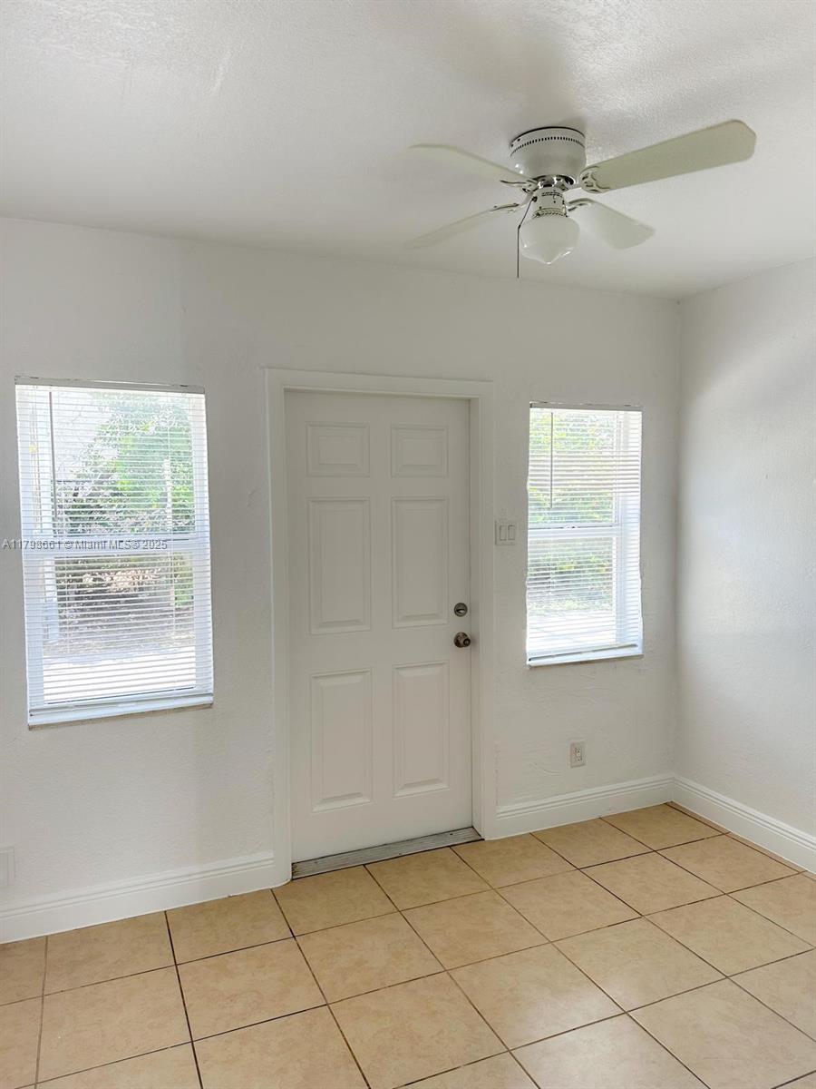1960 SW 41st Ave 2