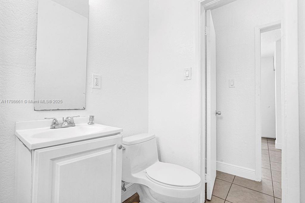 1960 SW 41st Ave 2