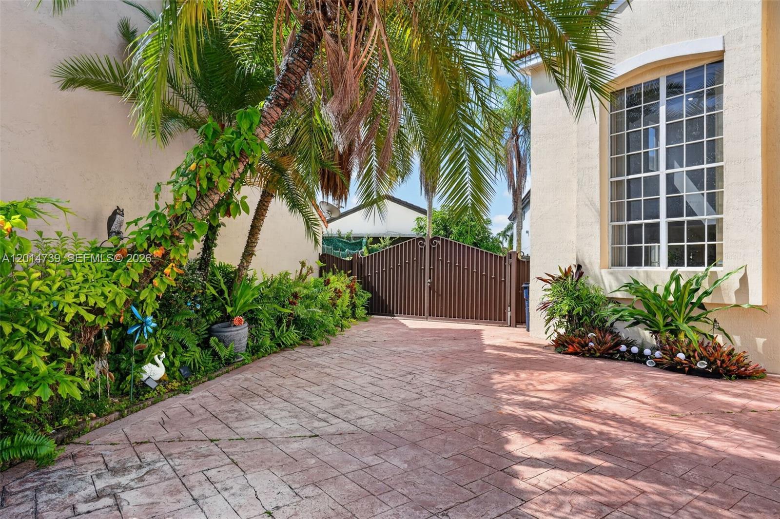 WEITZER HAMMOCKS HOMES SE - Residential