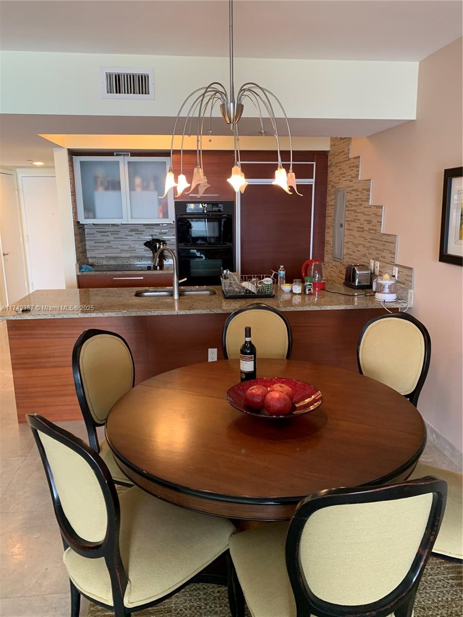 BEACH CLUB II - Residential Lease