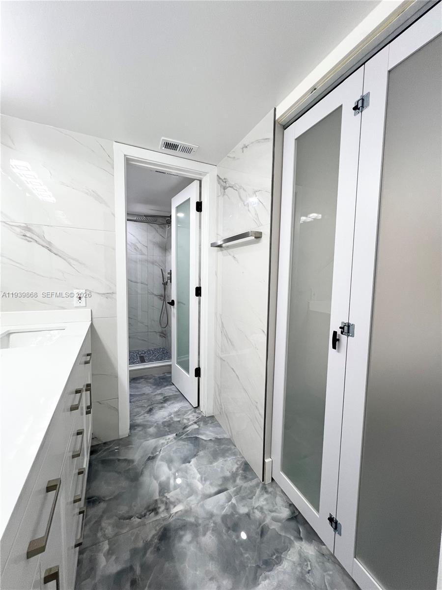 LAKES OF CARRIAGE HILLS - Residential