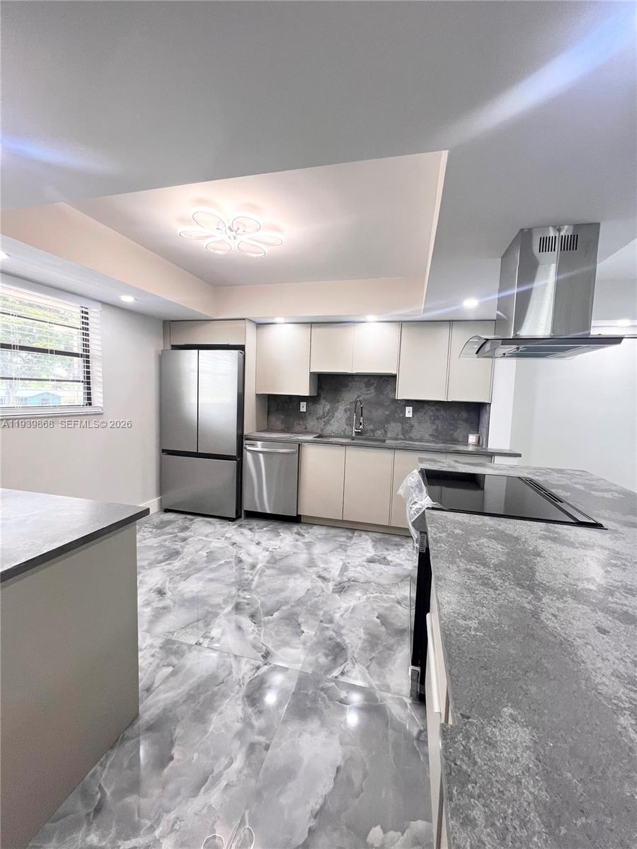 LAKES OF CARRIAGE HILLS - Residential