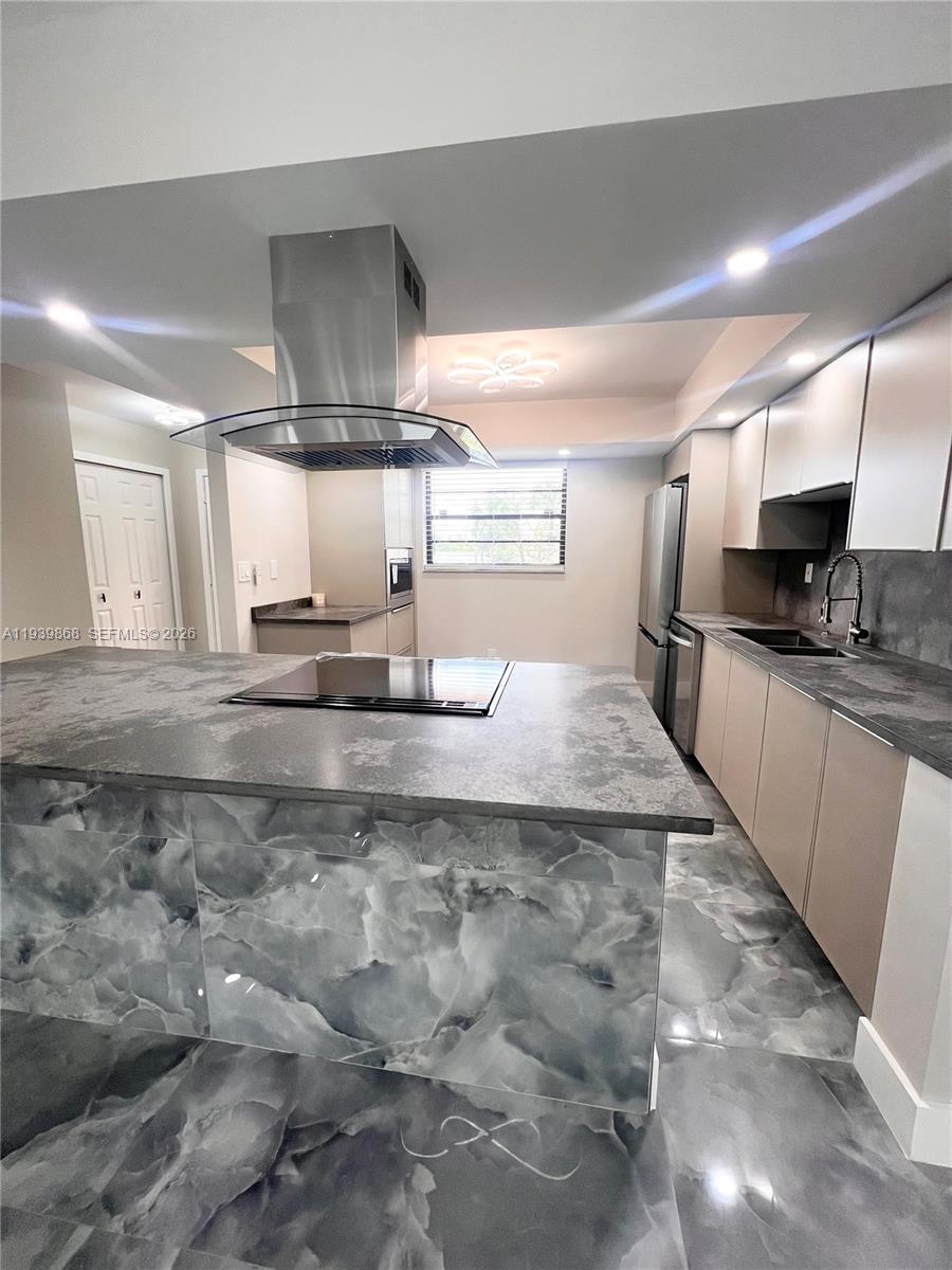 LAKES OF CARRIAGE HILLS - Residential