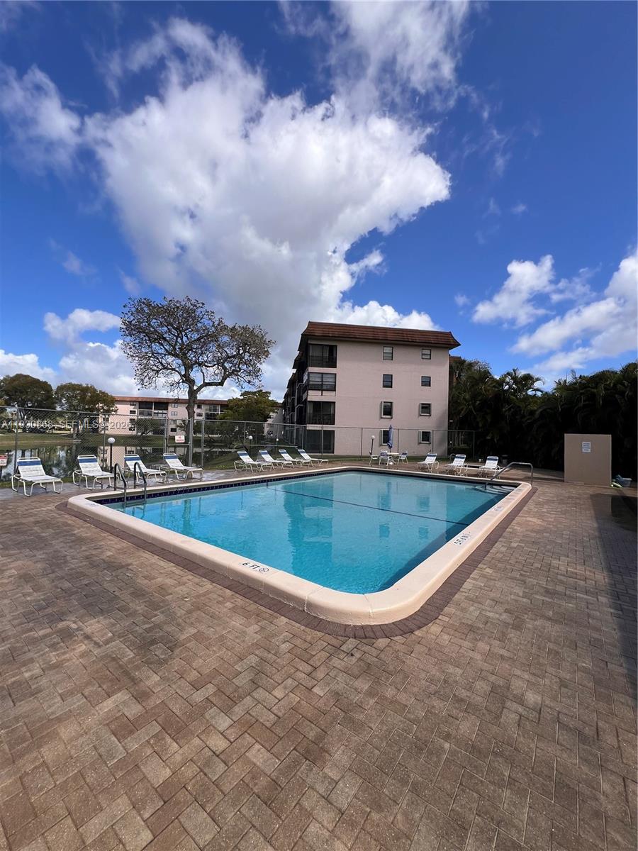 LAKES OF CARRIAGE HILLS - Residential
