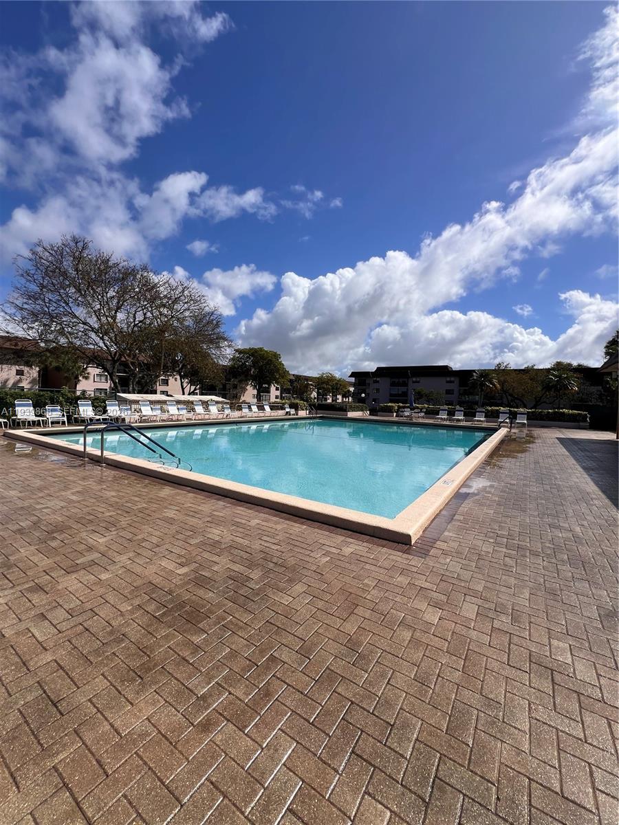 LAKES OF CARRIAGE HILLS - Residential