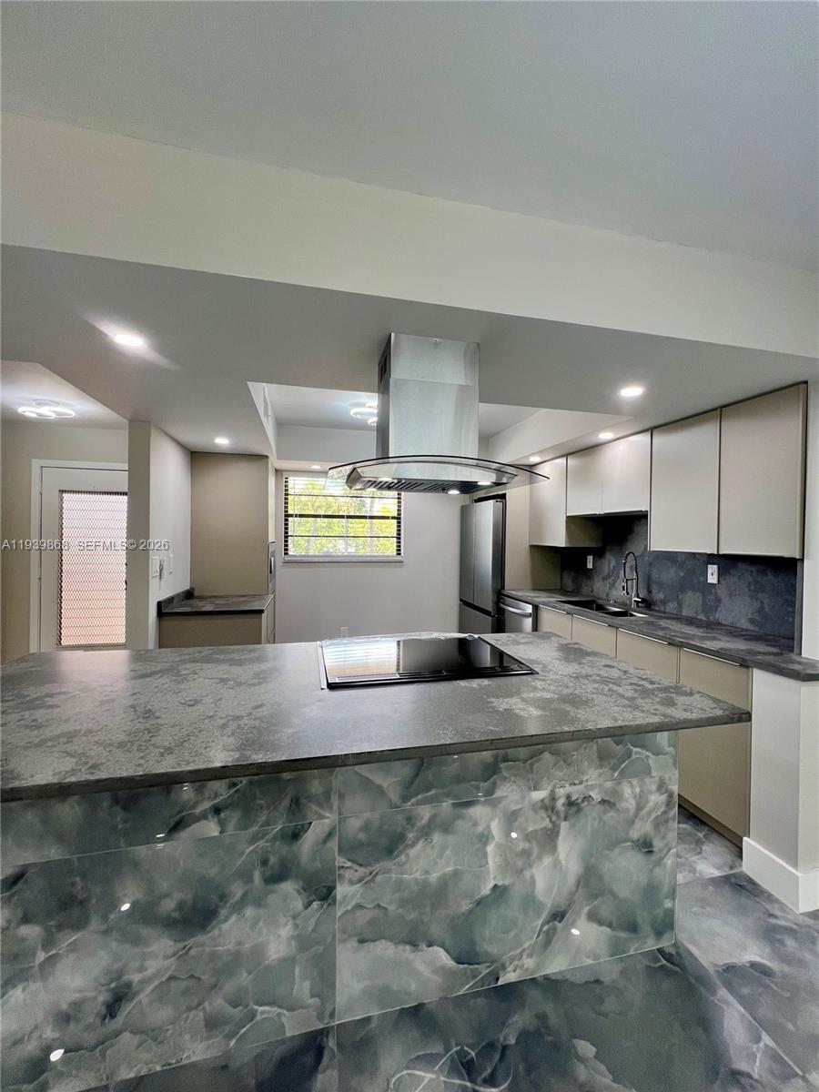 LAKES OF CARRIAGE HILLS - Residential