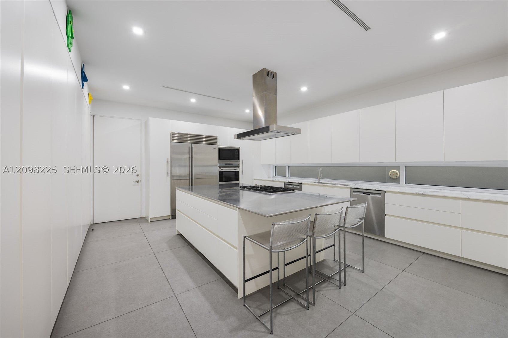 1828 Espanola Dr