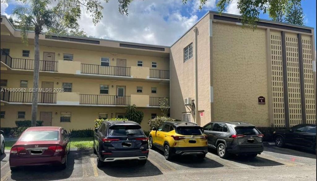 Photo of 100 Ashbury Rd #305, Hollywood, FL 33024 (MLS # A11980062)