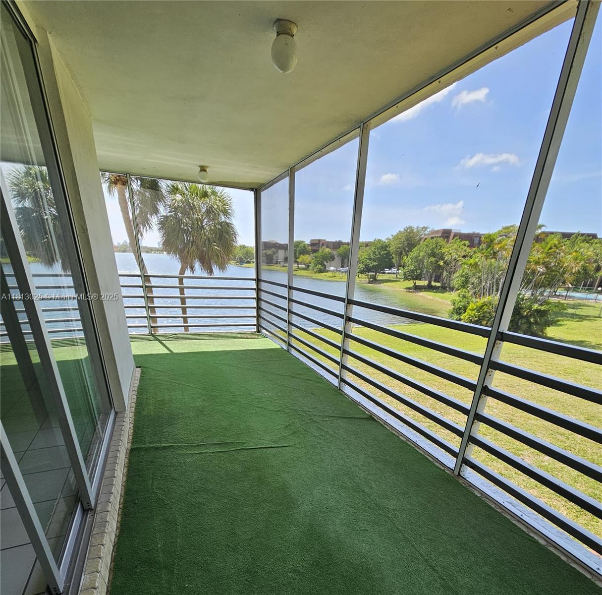 447 Ne 195th St 220, Miami, Broward County, Florida - 2 Bedrooms  
2 Bathrooms - 