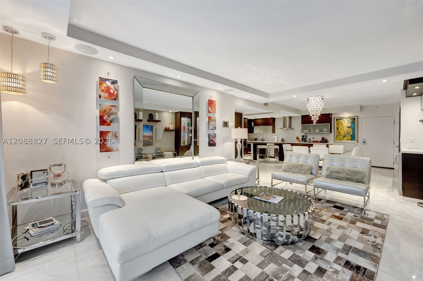 2301 Collins Ave 307