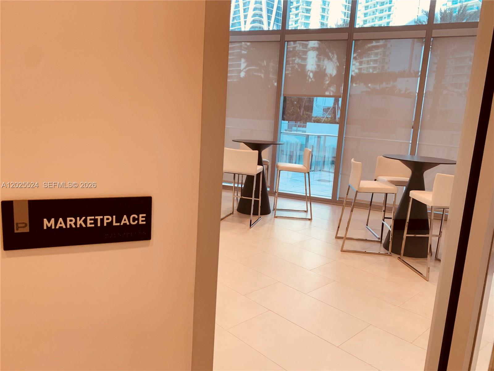 Paramount Miami World Cent - Residential