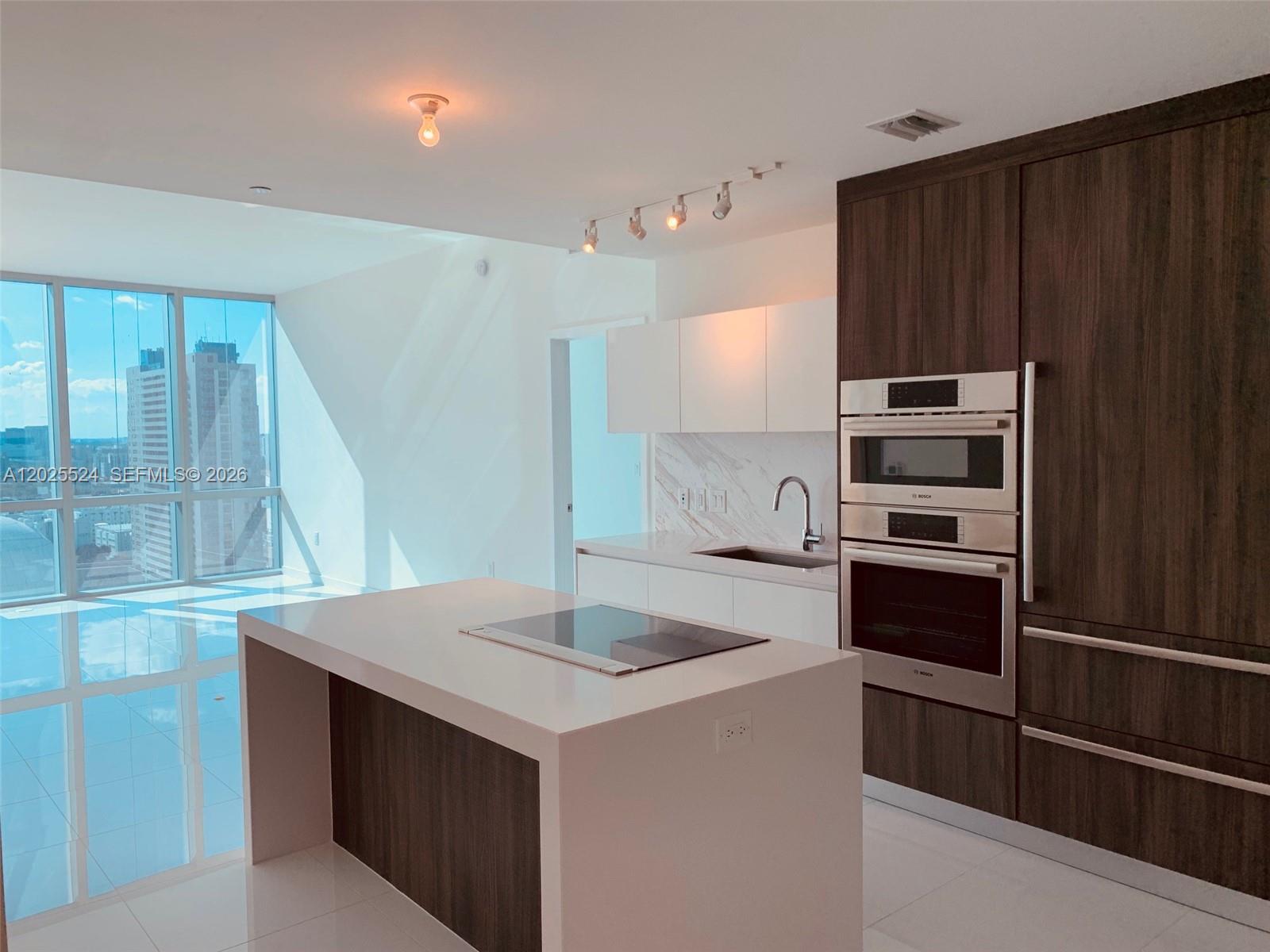 Paramount Miami World Cent - Residential
