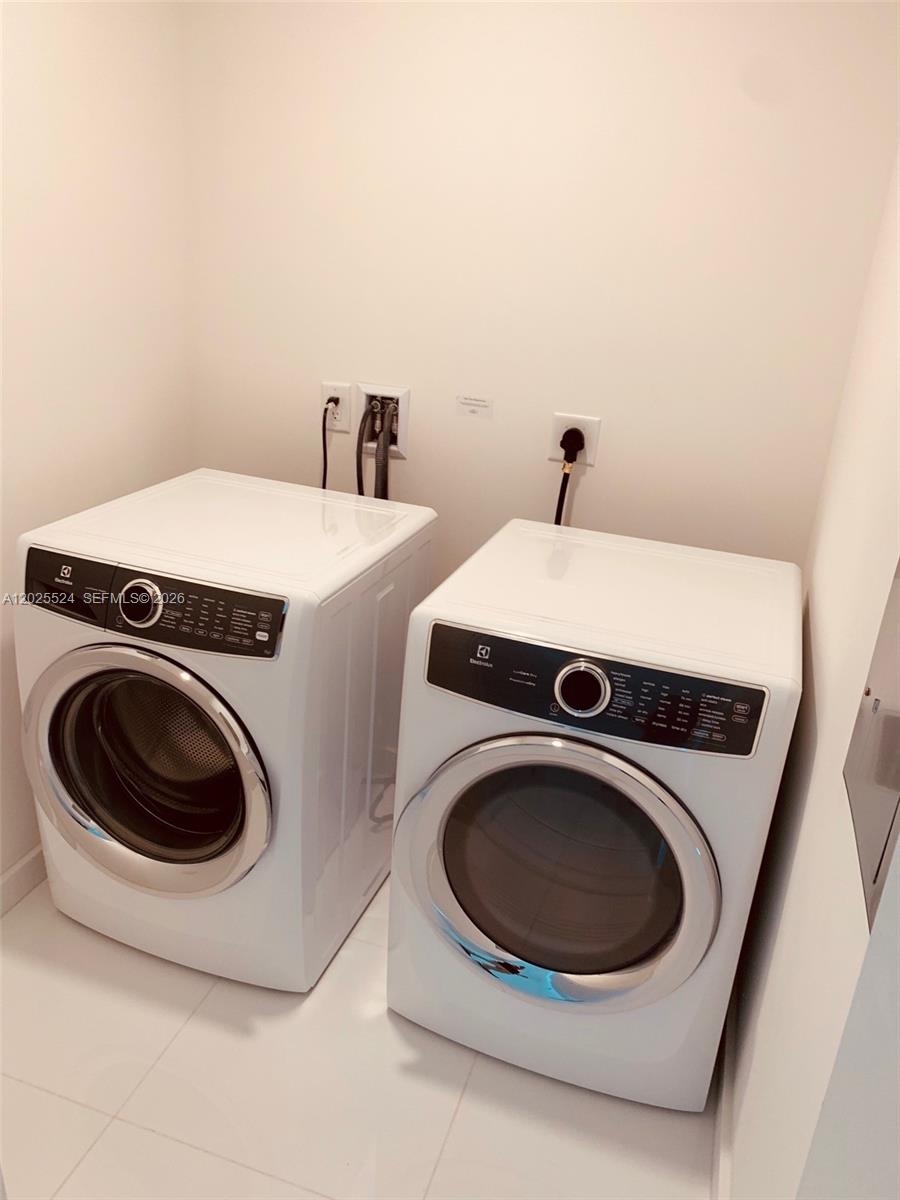 Paramount Miami World Cent - Residential