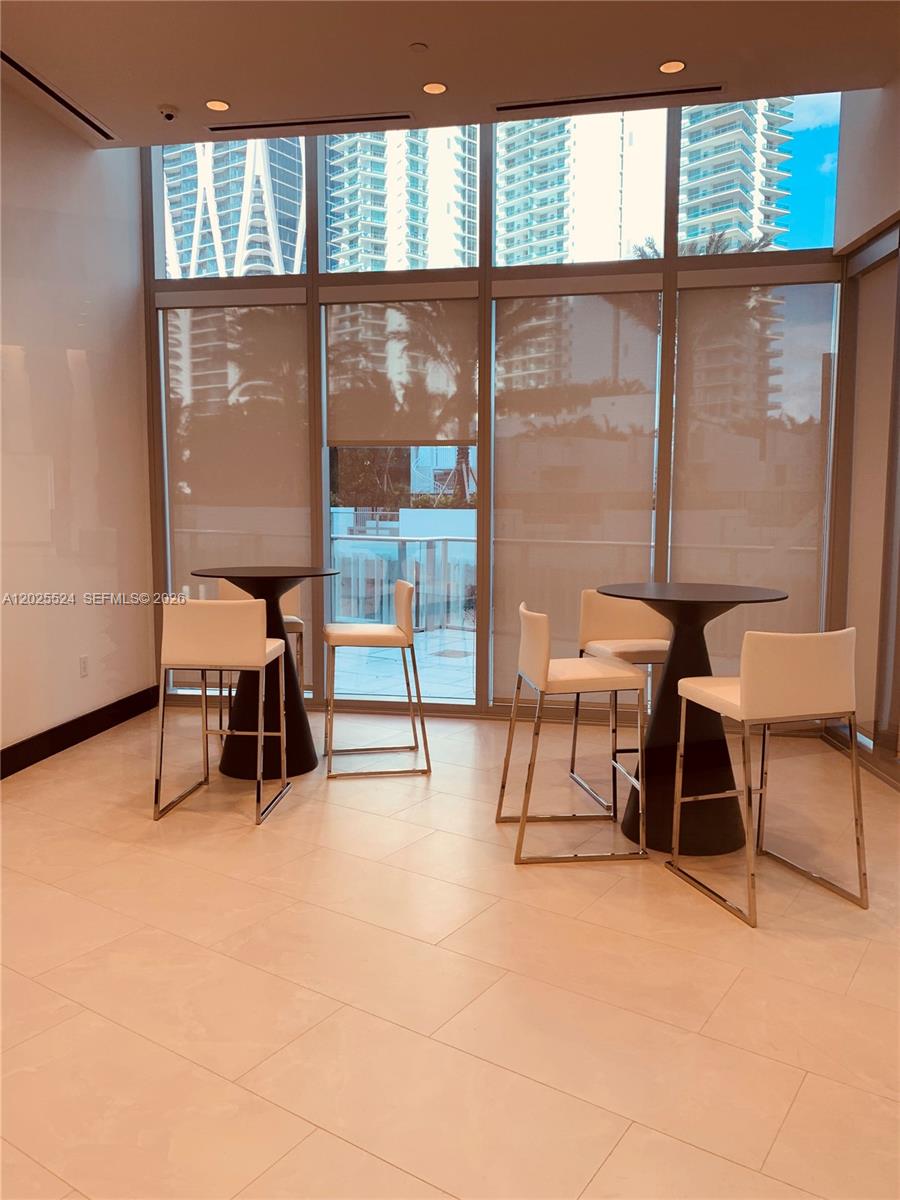 Paramount Miami World Cent - Residential