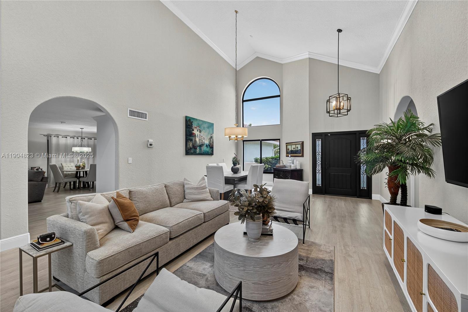 La Joya - Residential