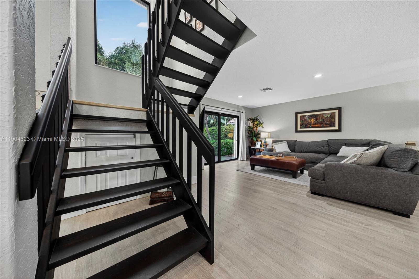 La Joya - Residential