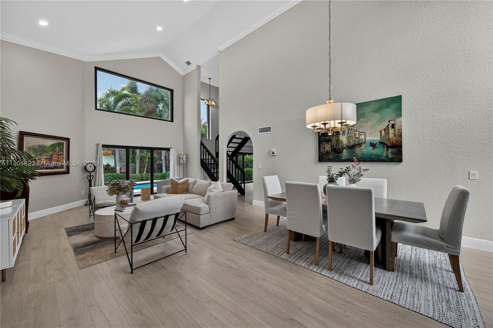 La Joya - Residential