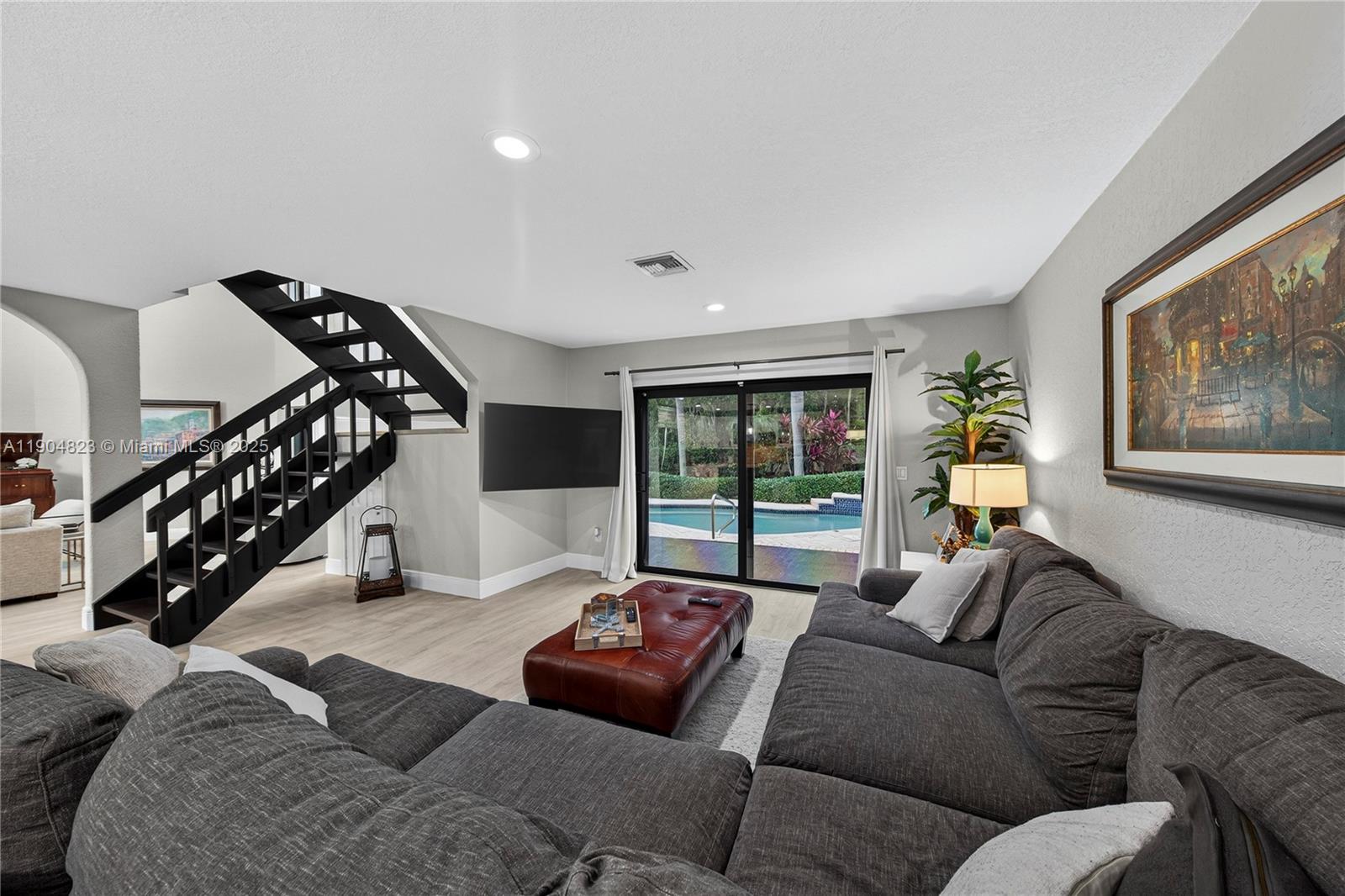 La Joya - Residential