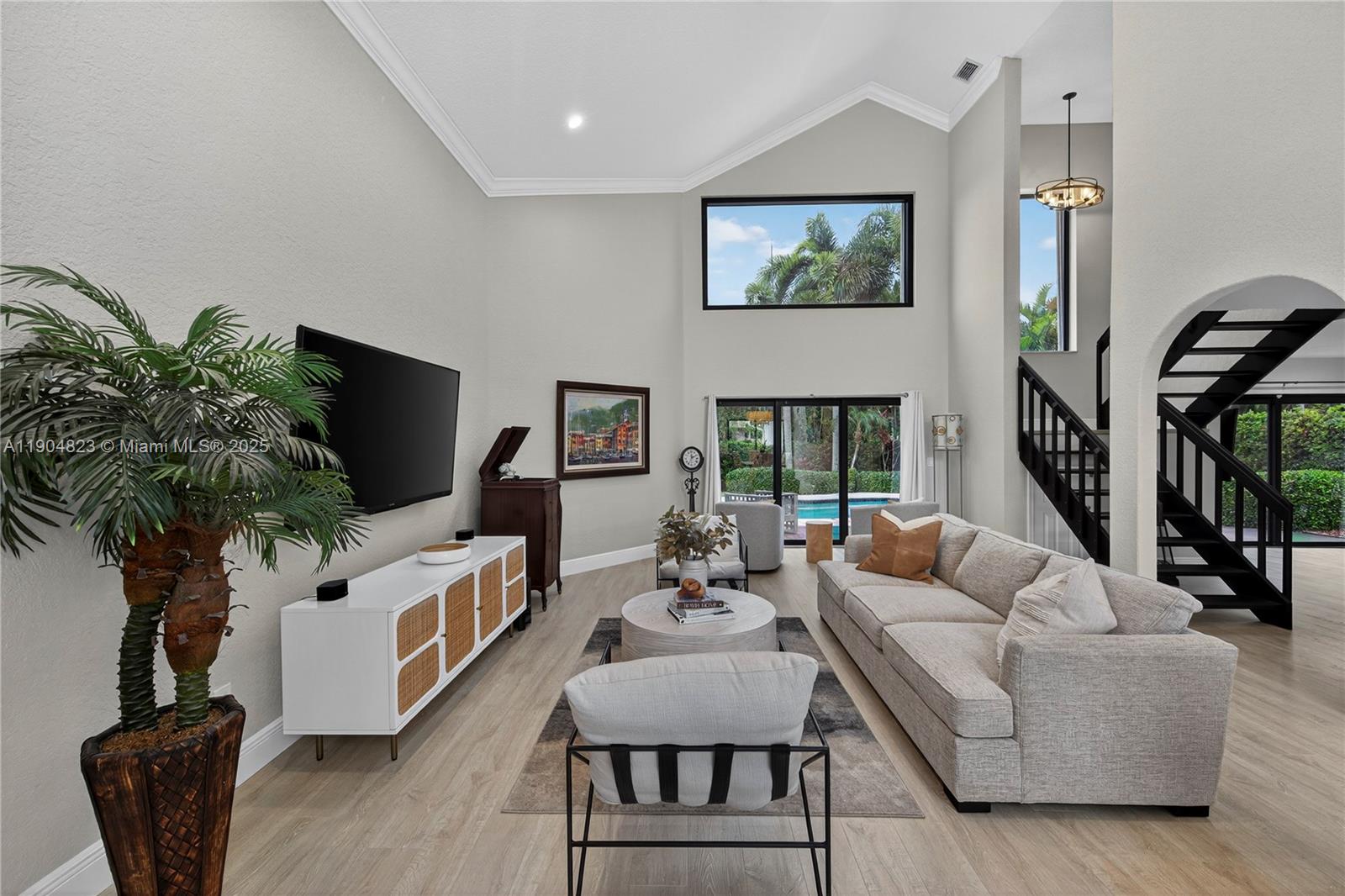 La Joya - Residential