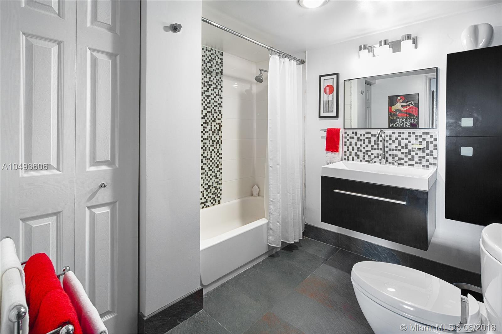 ADMIRALS PORT CONDO - Residential