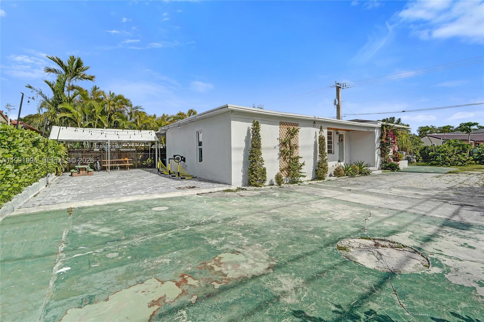 TAMIAMI ACRES PLAN 1 - Residential