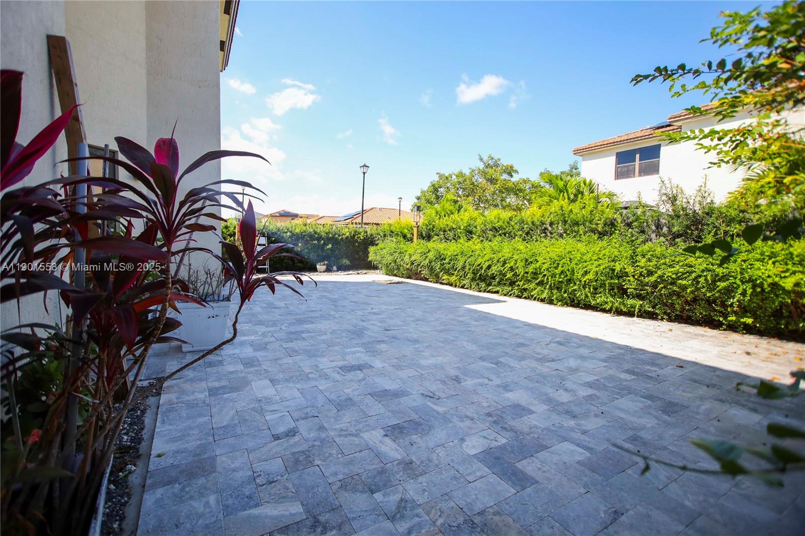 SILVER PALM WEST - Residential