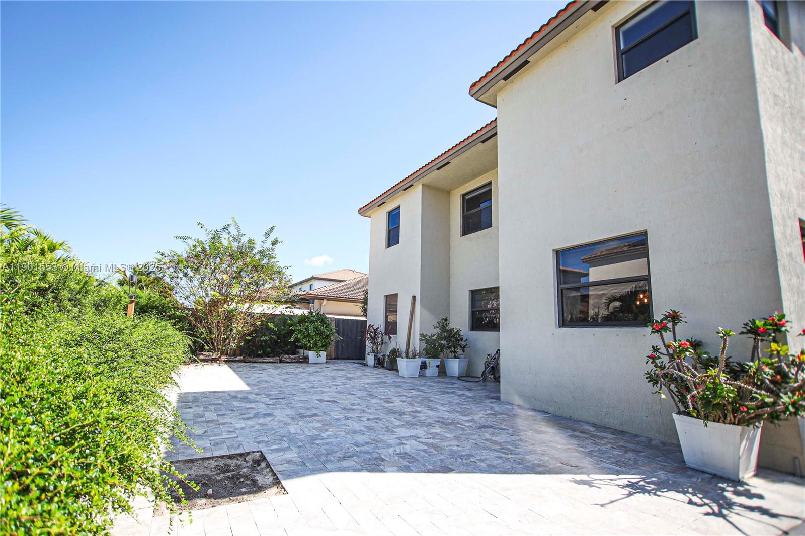 SILVER PALM WEST - Residential