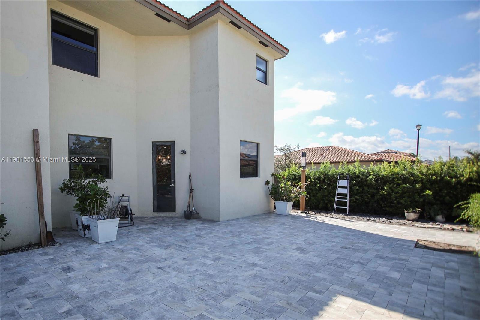 SILVER PALM WEST - Residential