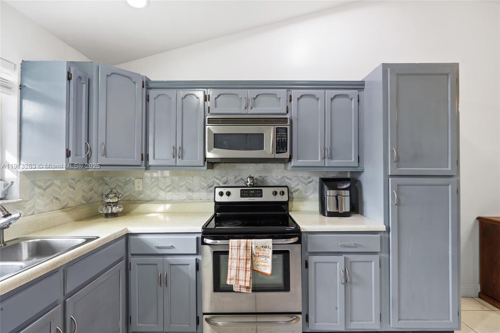 HAINLIN MILL ESTATES SEC - Residential