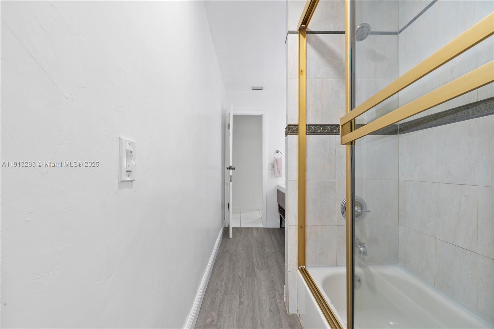 HAINLIN MILL ESTATES SEC - Residential