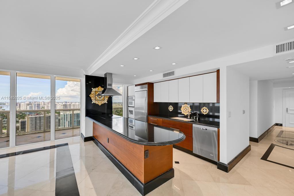 BEACH CLUB ONE  CONDO - Residential Lease