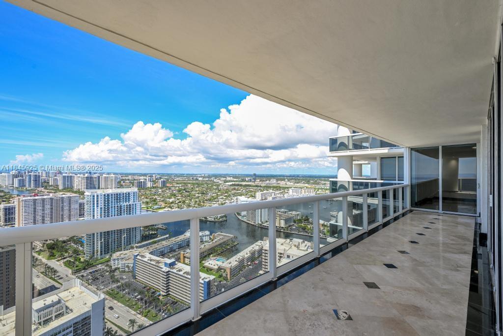 1850 S OCEAN DR 4204